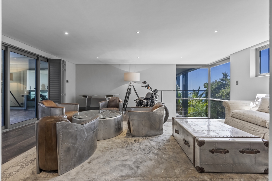 To Let 6 Bedroom Property for Rent in Bakoven Western Cape